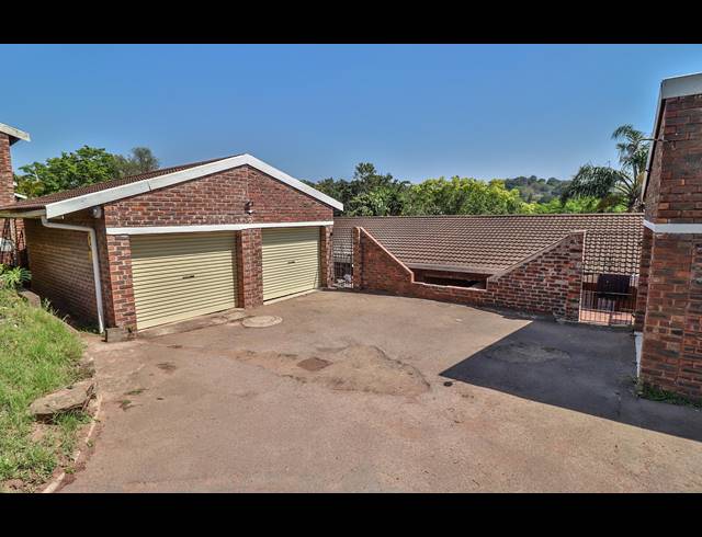2 BEDROOM SIMPLEX SOLD IN BEREA WEST